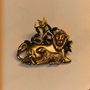 Vintage Danecraft Lion and Lamb Brooch